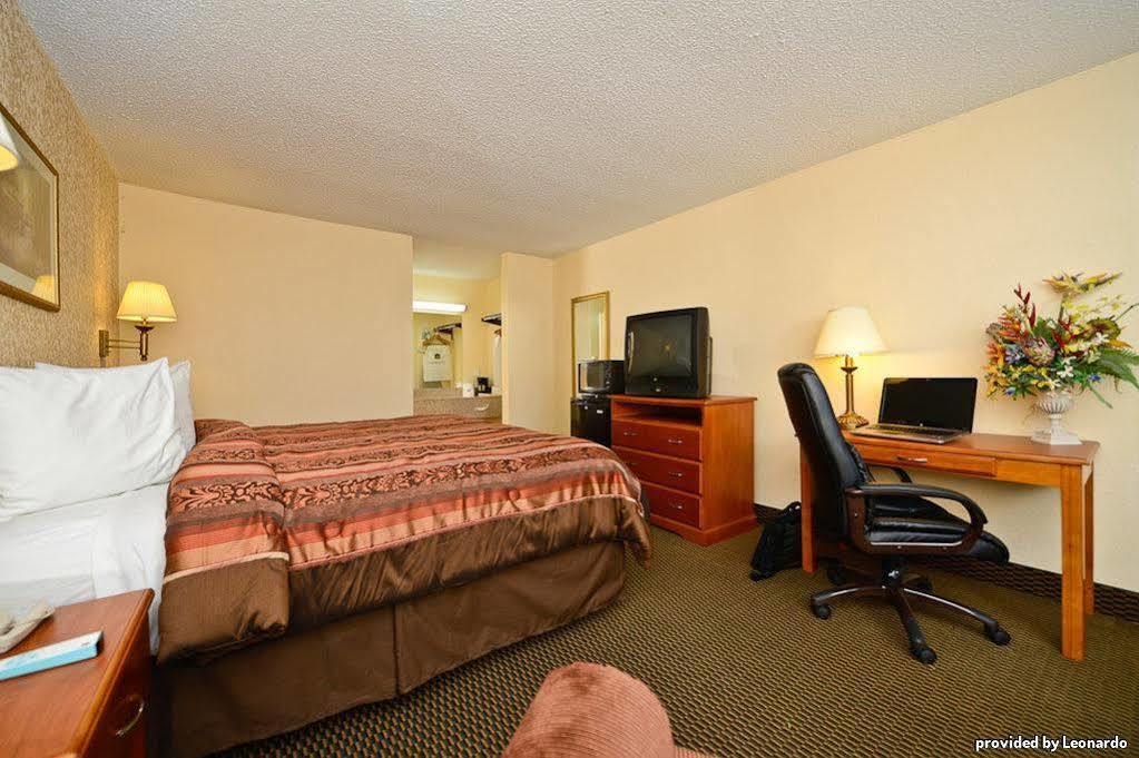 Best Western Tulsa Airport Exteriör bild